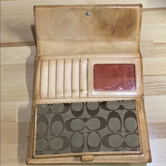 Coach Brown and Tan Signature Wallet - Picture 2 of 3